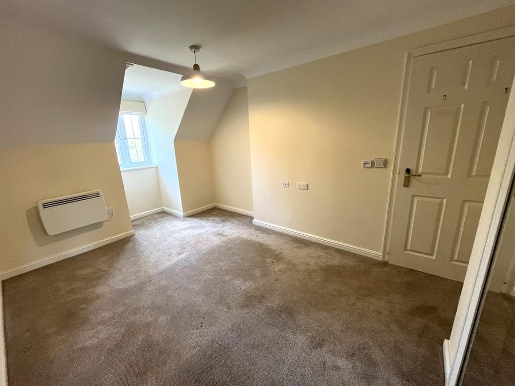 Property photo 3 of 8