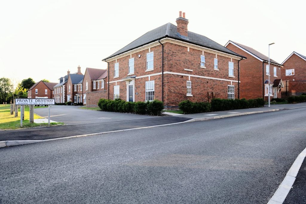 Property photo 2 of 51