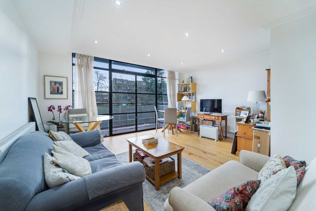 Property photo 2 of 9