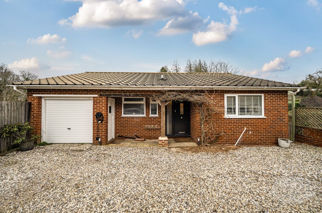 Property photo 2 of 17 92969674-c492-43d...