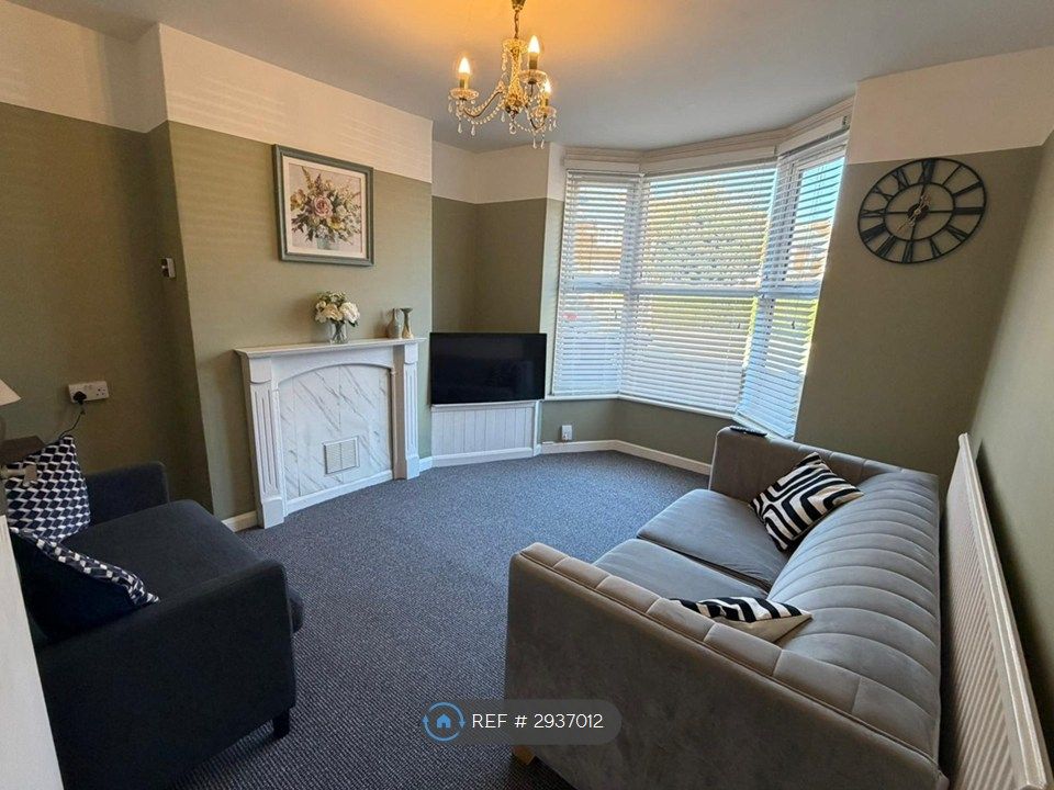 Property photo 3 of 9 Living Room
