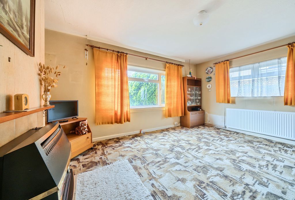 Property photo 3 of 26 1336547-37-689A08...