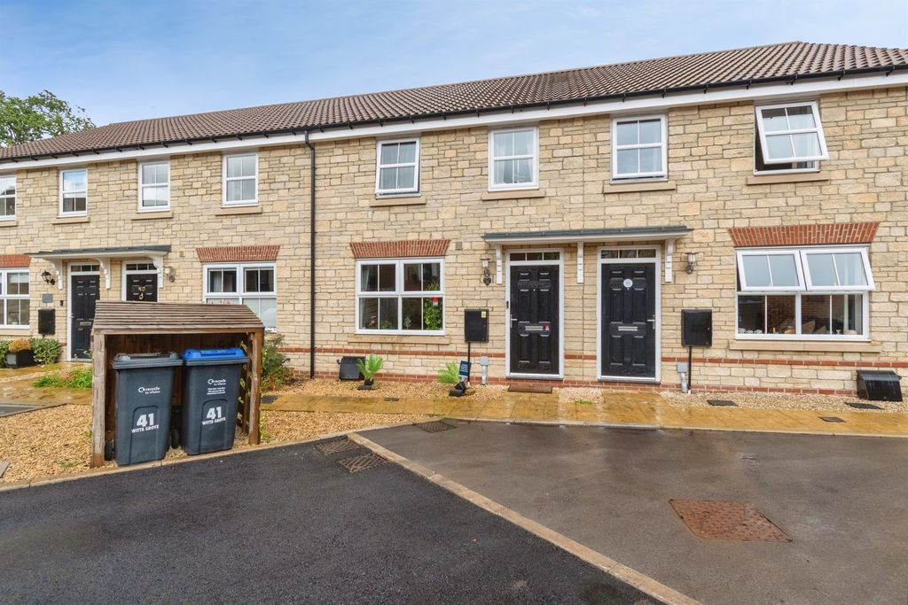 Property photo 1 of 18