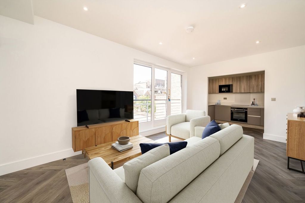 Property photo 1 of 3