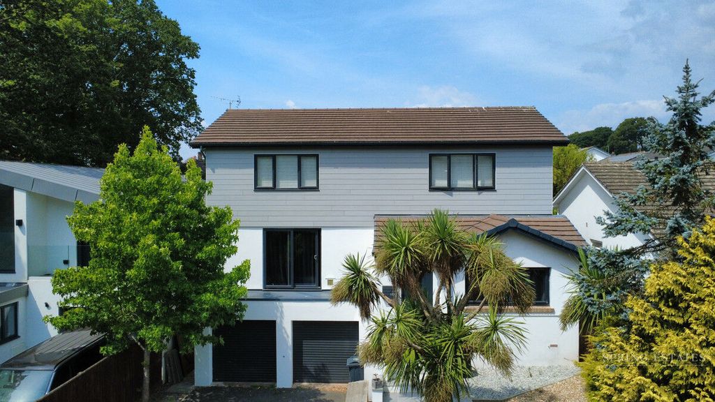 Property photo 1 of 43