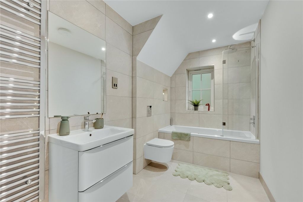 Property photo 3 of 23 Picture No. 24