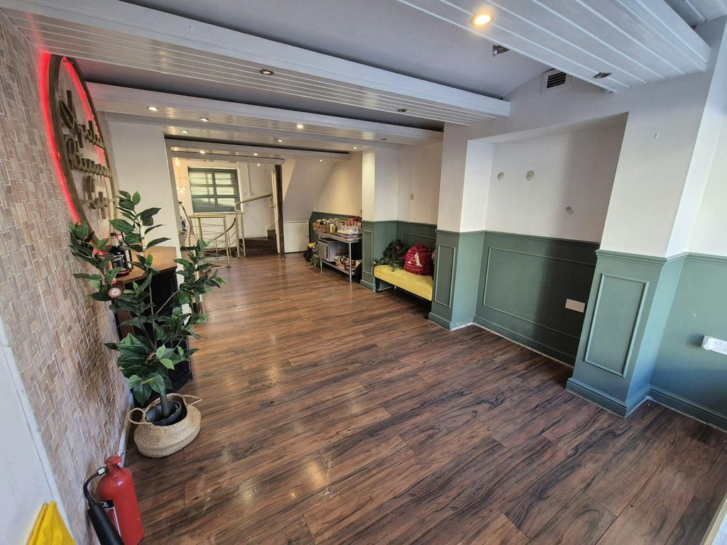 Property photo 3 of 11 Ground Floor