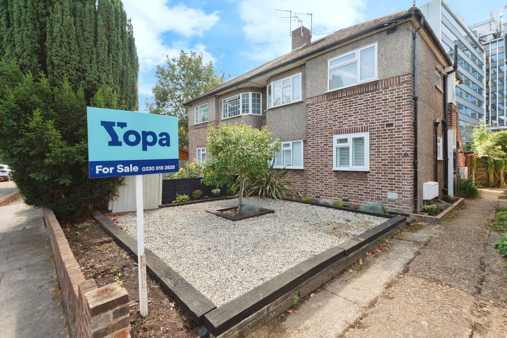 Property photo 1 of 16 Cheltenham32Of34