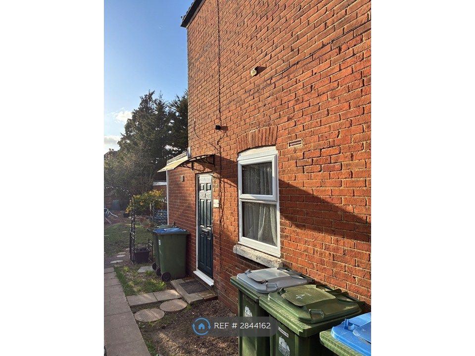 Property photo 1 of 18 Entrance