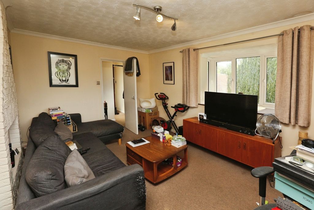 Property photo 3 of 8 Photo