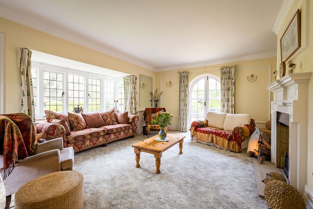 Property photo 2 of 55 Formal Living Room