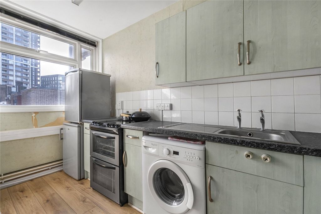 Property photo 3 of 12 Kitchen