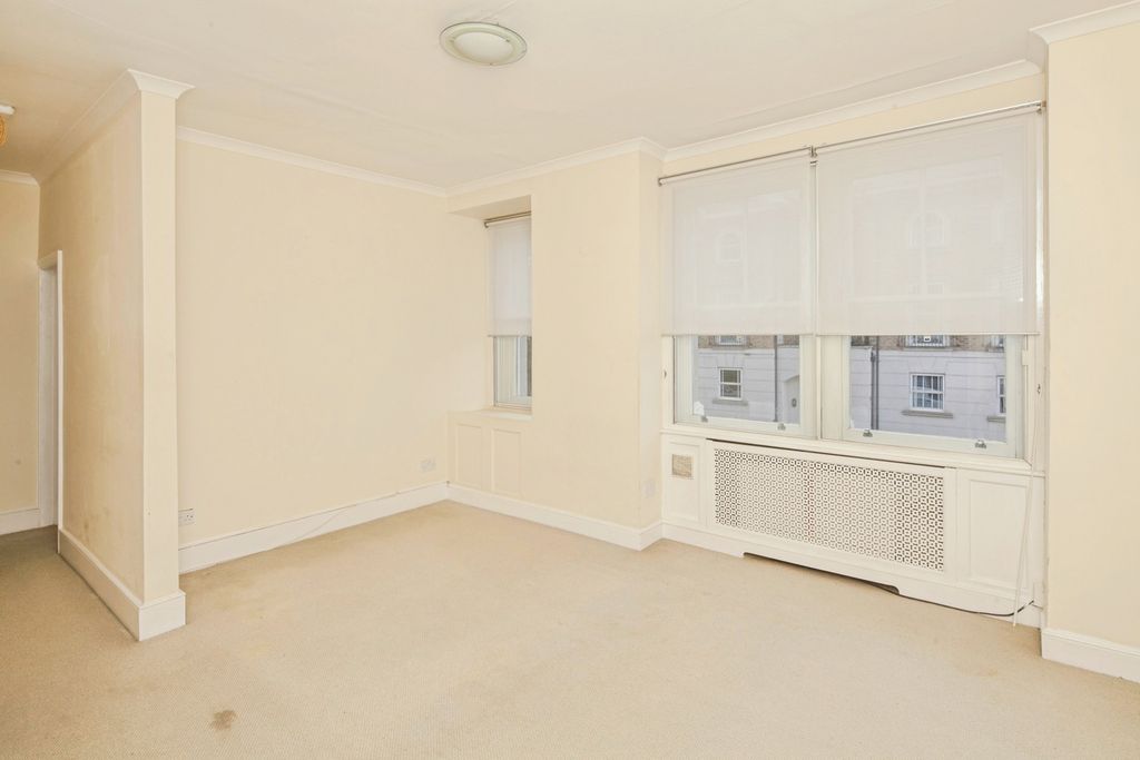 Property photo 2 of 17 Photo