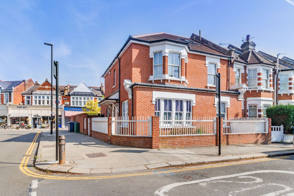 Property photo 1 of 15