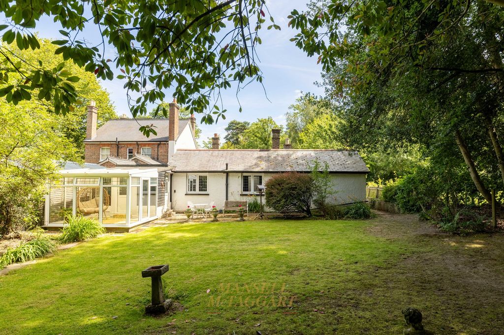 Property photo 2 of 20