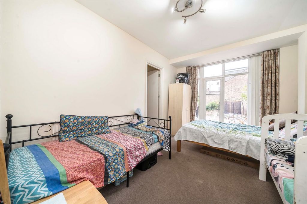 Property photo 3 of 4
