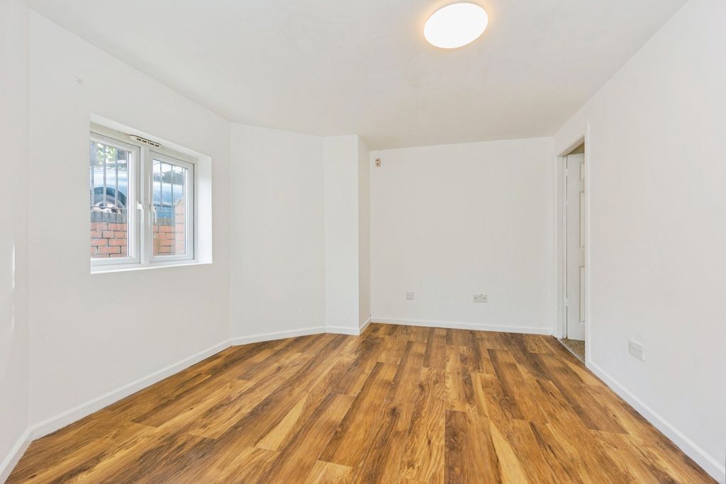 Property photo 1 of 21 Pbox-Img.Jpg