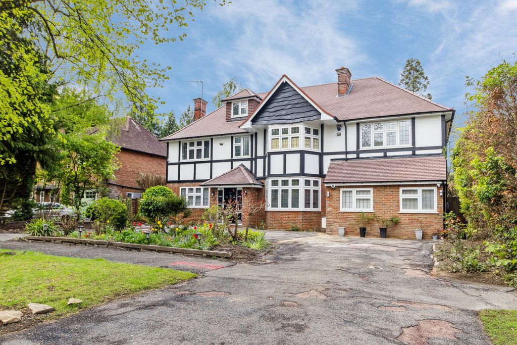 Property photo 1 of 23