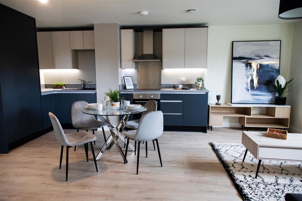 Property photo 1 of 30 3-Bed-Flat.Jpg