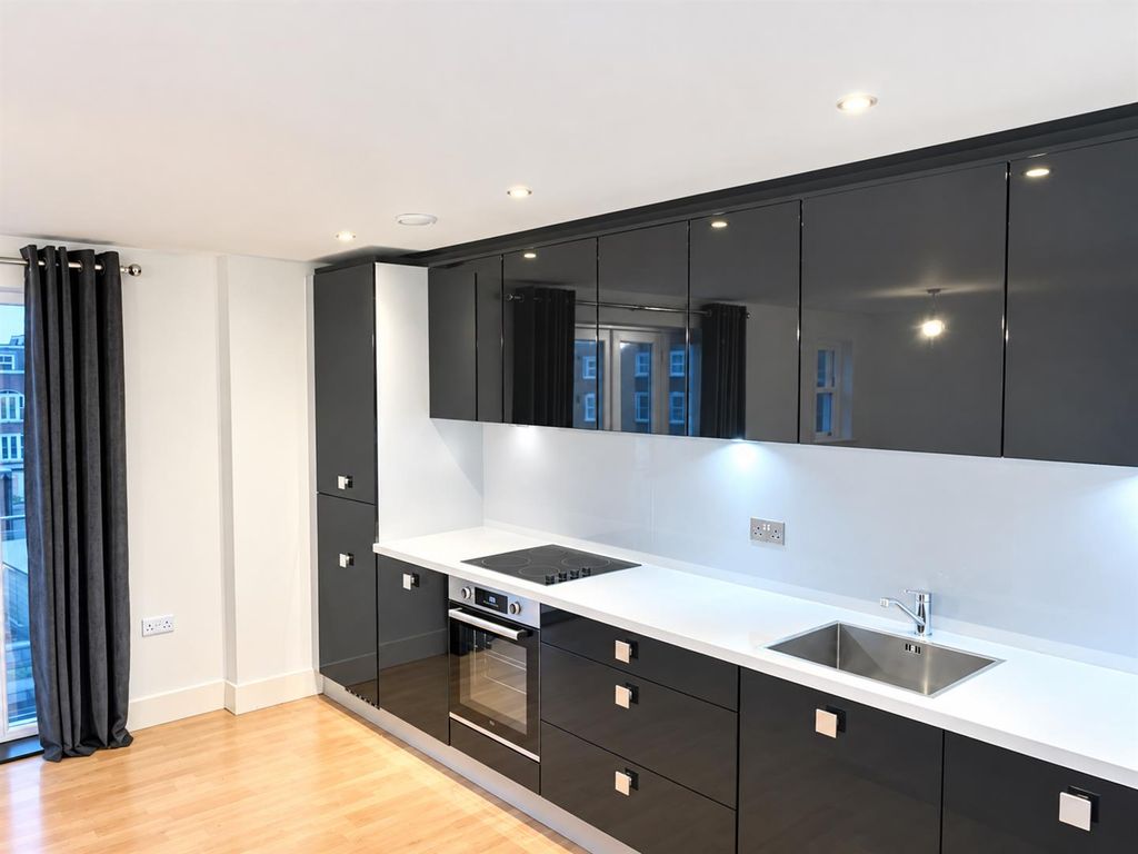 Property photo 1 of 11 Kitchen