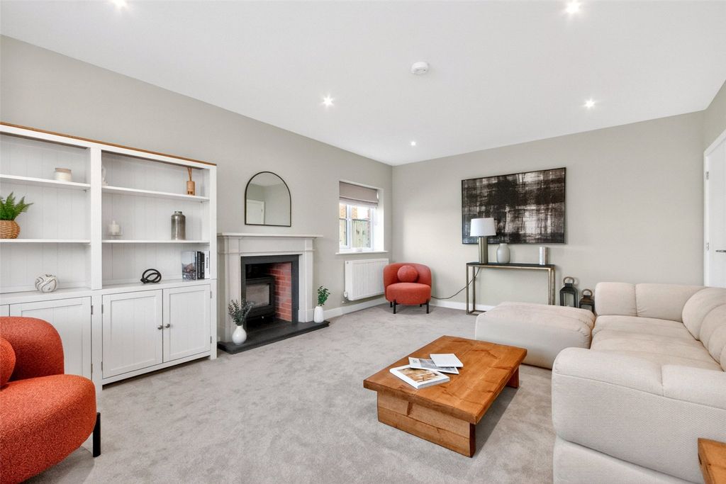 Property photo 2 of 24 Picture No. 84