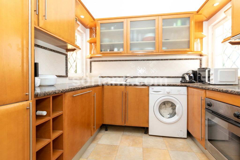 Property photo 3 of 39