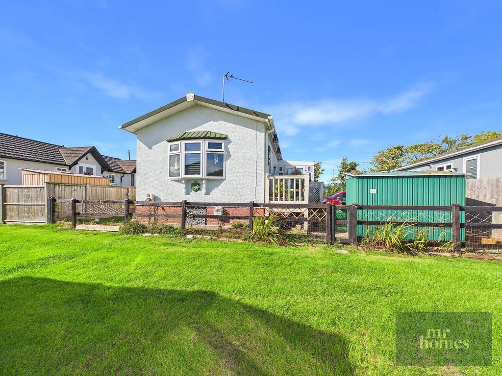 Property photo 1 of 40