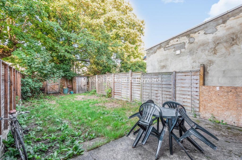 Property photo 3 of 11 Garden