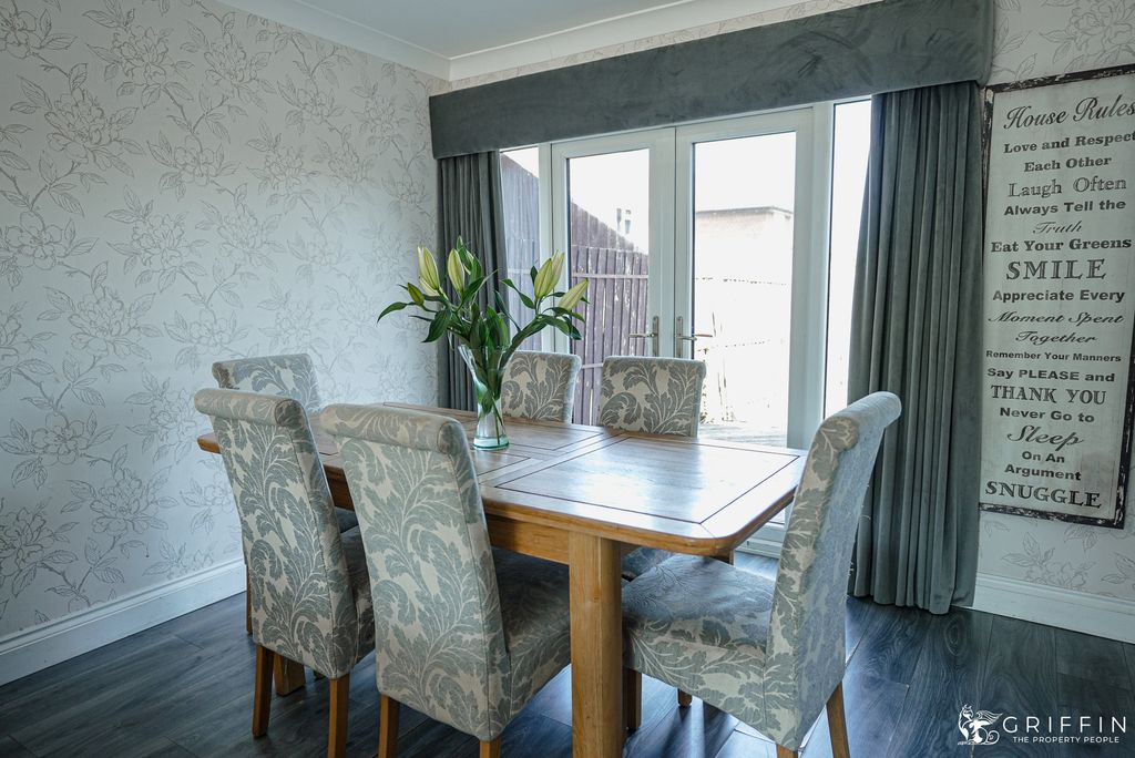 Property photo 2 of 17 15