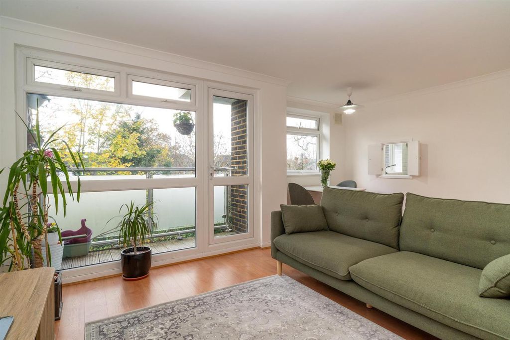 Property photo 3 of 14 Reception Room