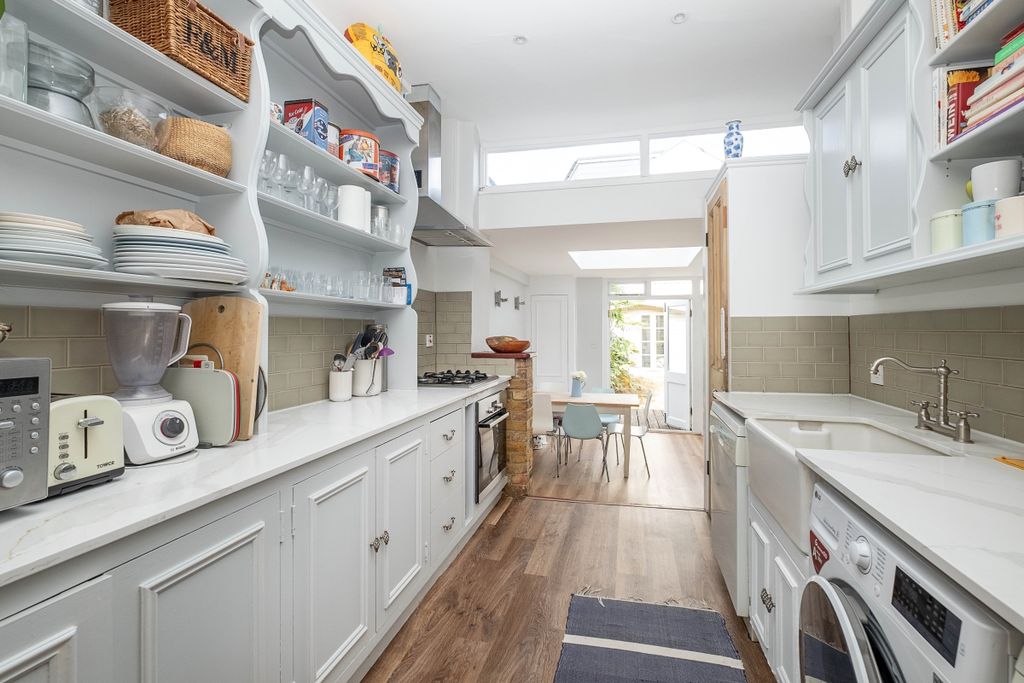 Property photo 2 of 16 84-Wimbeldon-Park...