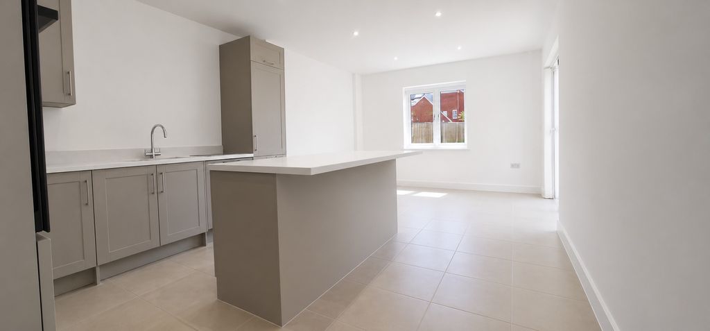 Property photo 3 of 7 5272053
