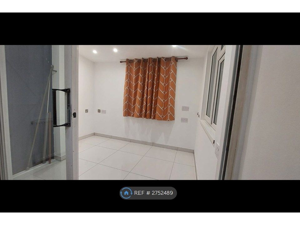 Property photo 3 of 20 Office Room