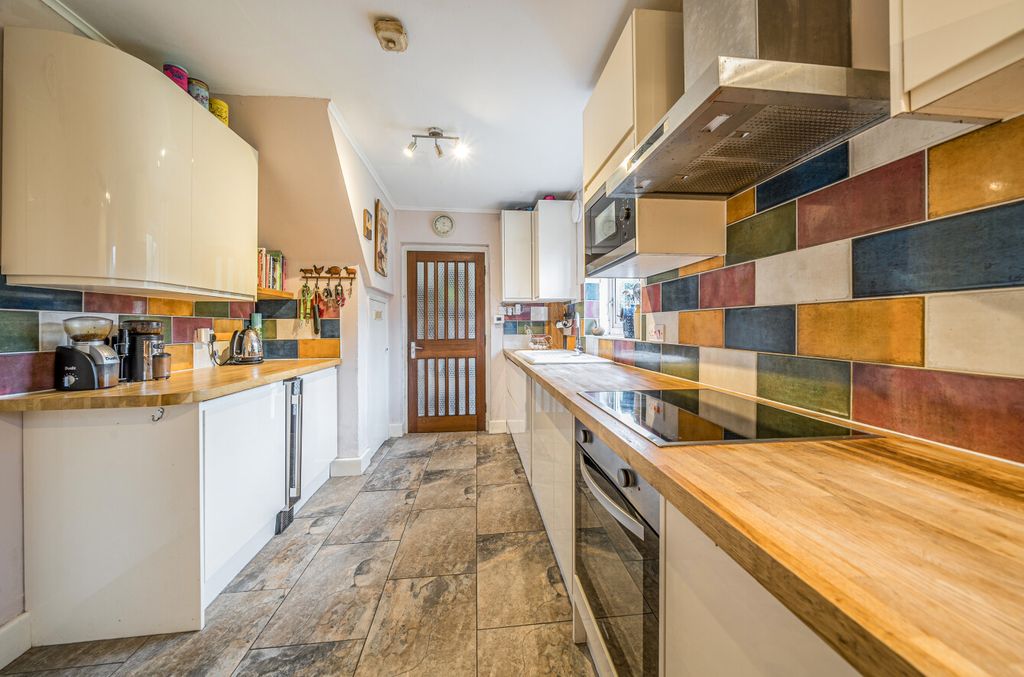 Property photo 2 of 24 1355229-14-68Cbd0...