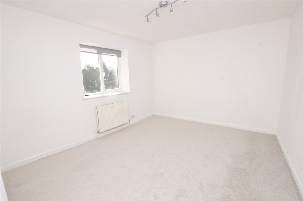 Property photo 3 of 8 Photo 18