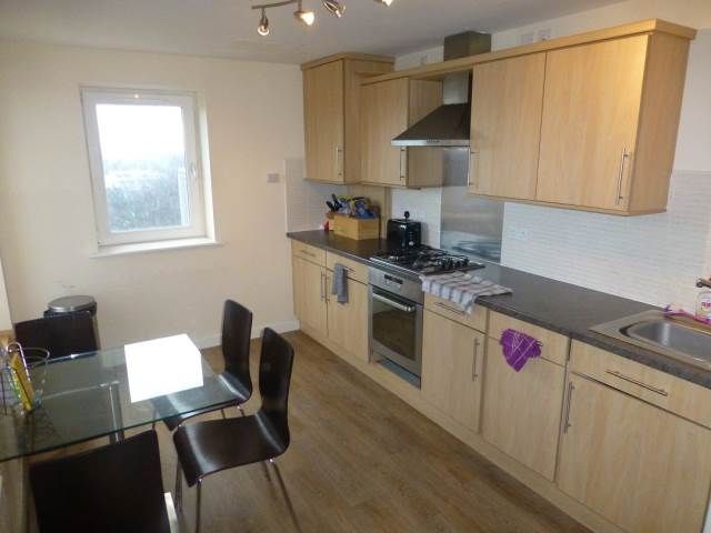 Property photo 3 of 6 Kitchen