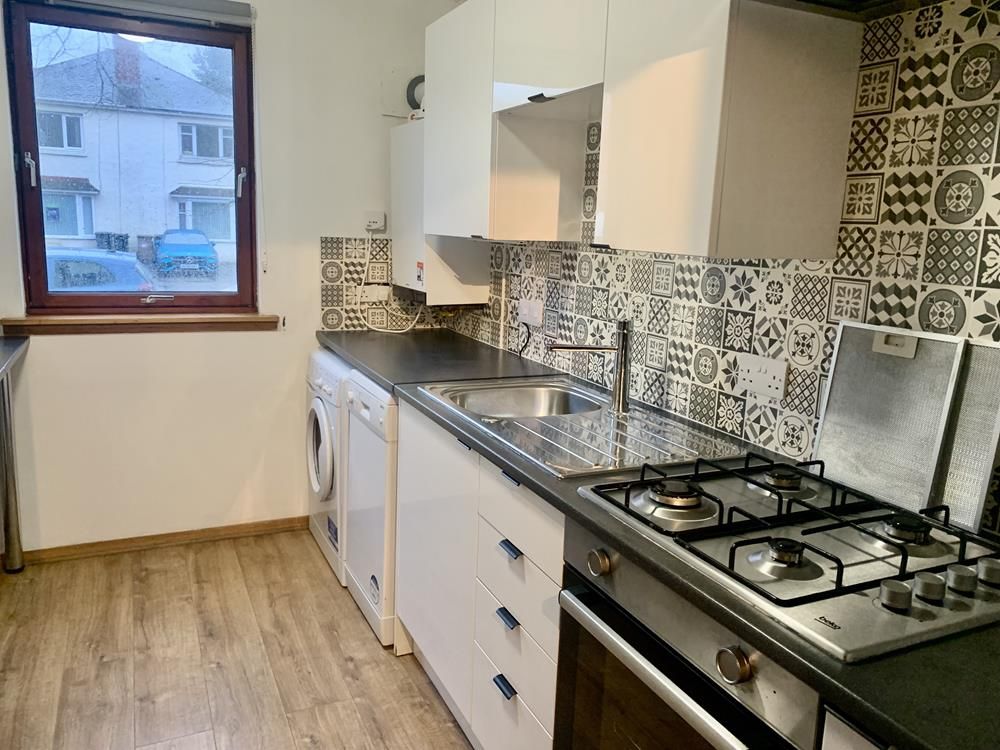 Property photo 3 of 9 Kitchen