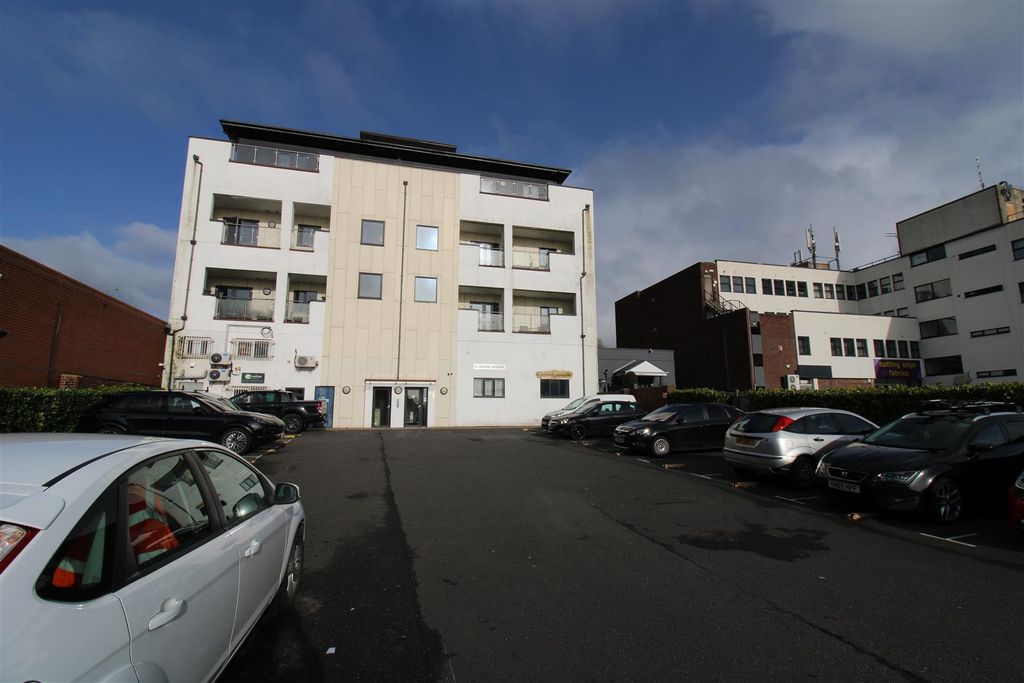 Property photo 1 of 9 Exterior