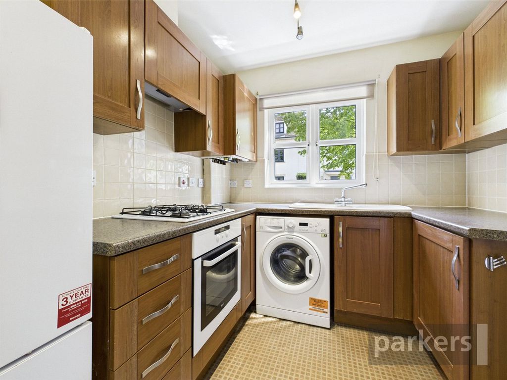 Property photo 2 of 18 Kitchen
