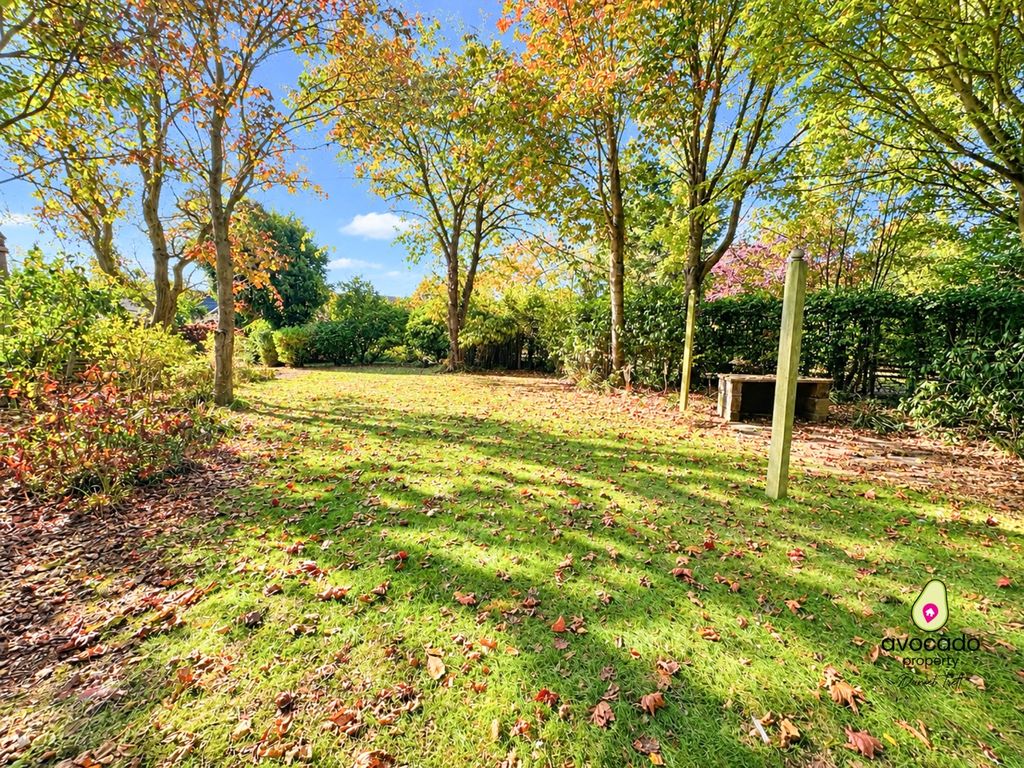 Property photo 2 of 18 5547993