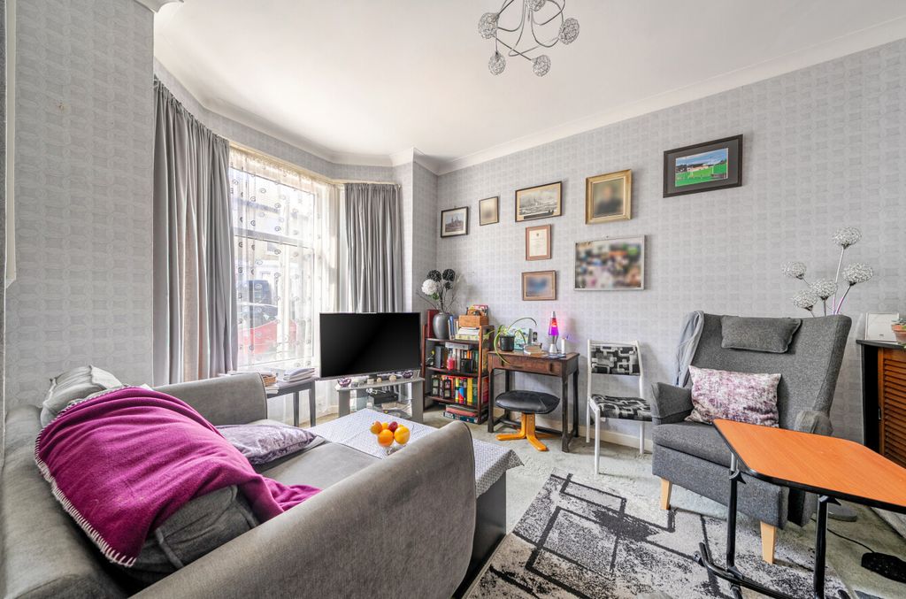 Property photo 3 of 9 1524826-17-6Ab572...