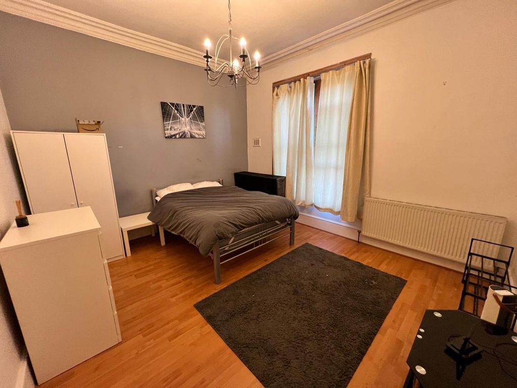Property photo 3 of 4