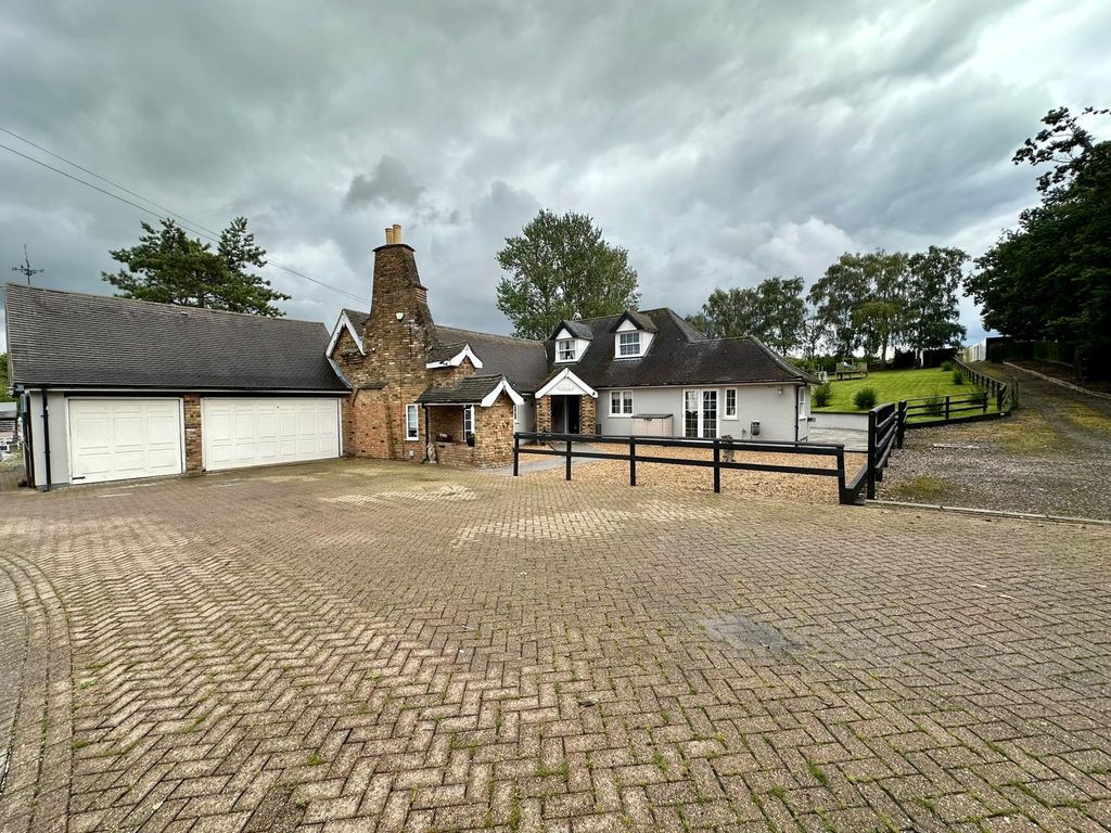 Property photo 2 of 33