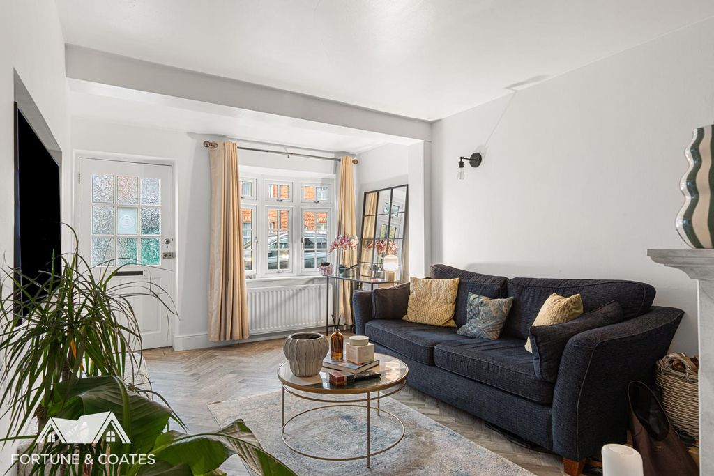 Property photo 3 of 20 Buryroad_3.Jpg