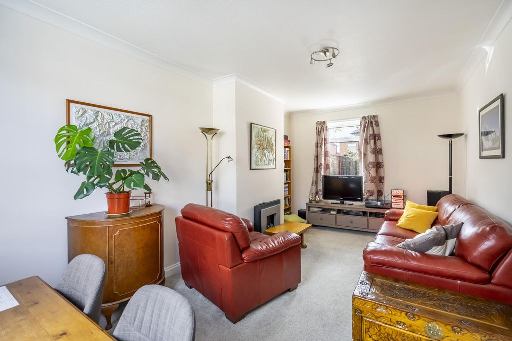 Property photo 2 of 20 Living Room