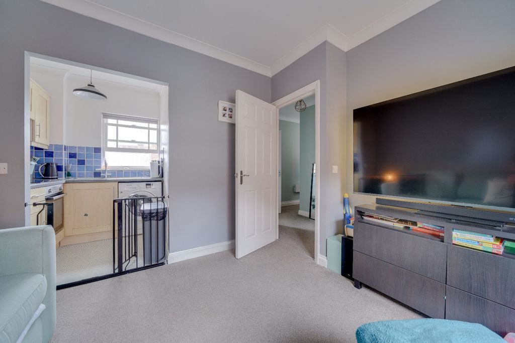 Property photo 3 of 7 4031253