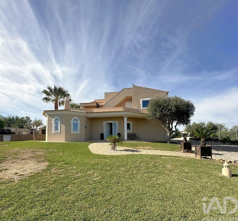 Property photo 3 of 40