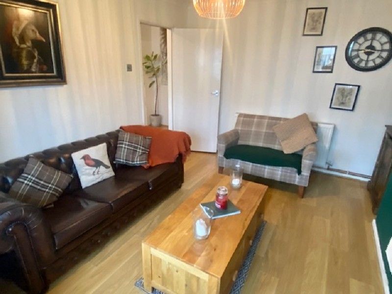 Property photo 3 of 21 Lounge