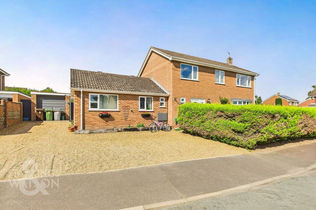 Property photo 1 of 28