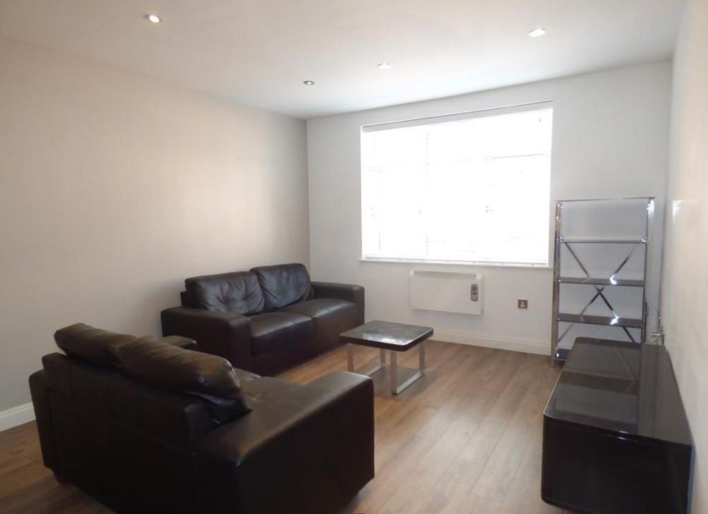 Property photo 3 of 7 Bedroom 1